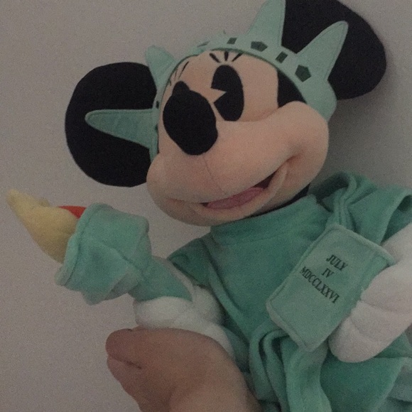 minnie mouse statue of liberty plush